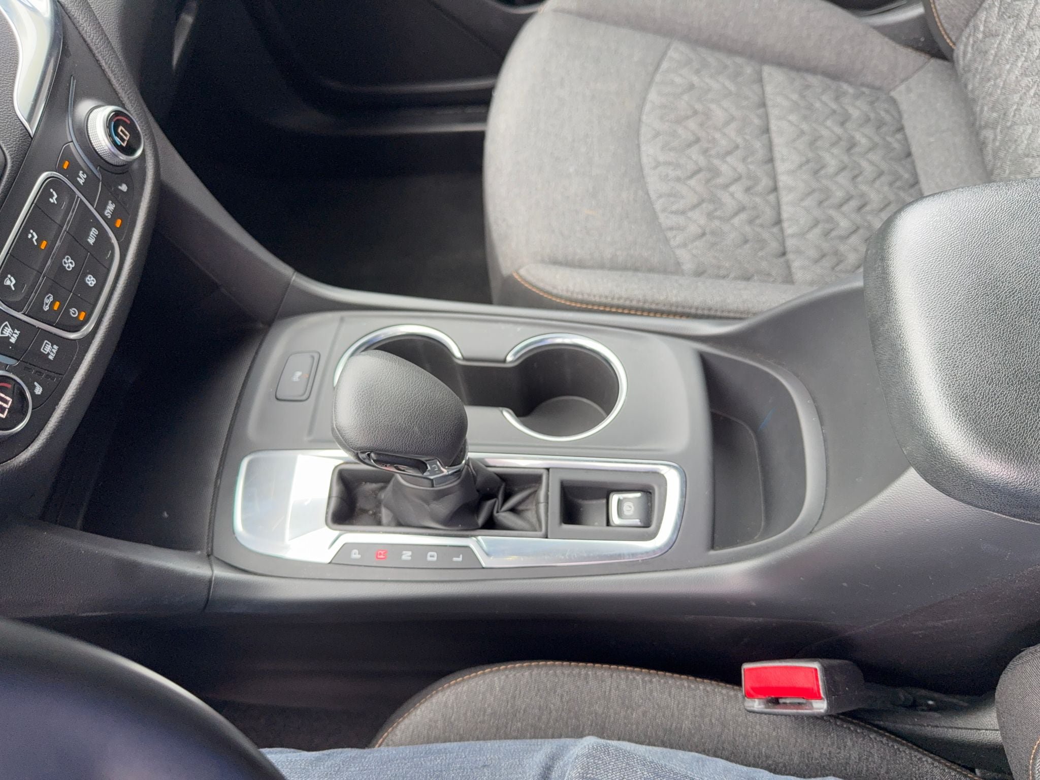 Used 2024 Chevrolet Equinox LT FWD image 20