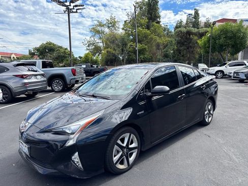 Used 2016 Toyota Prius Three Touring FWD image 8