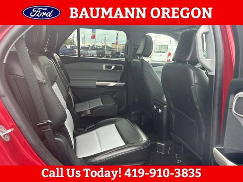 Used 2022 Ford Explorer XLT w/ Equipment Group 202A AWD/4WD image 11