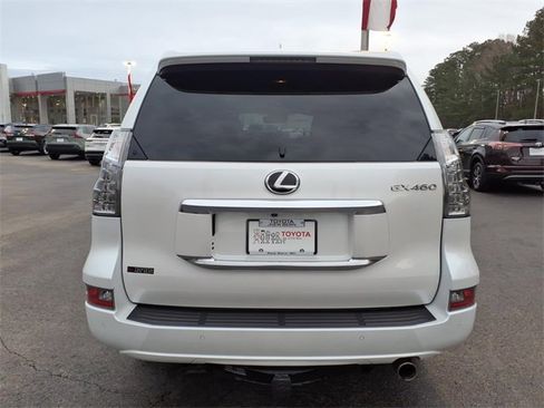 Used 2023 Lexus GX 460 Premium image 2