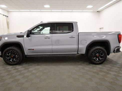 Used 2024 GMC Sierra 1500 AT4 w/ Technology Package AWD/4WD image 4