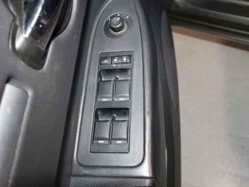Used 2010 Dodge Charger SXT RWD image 6