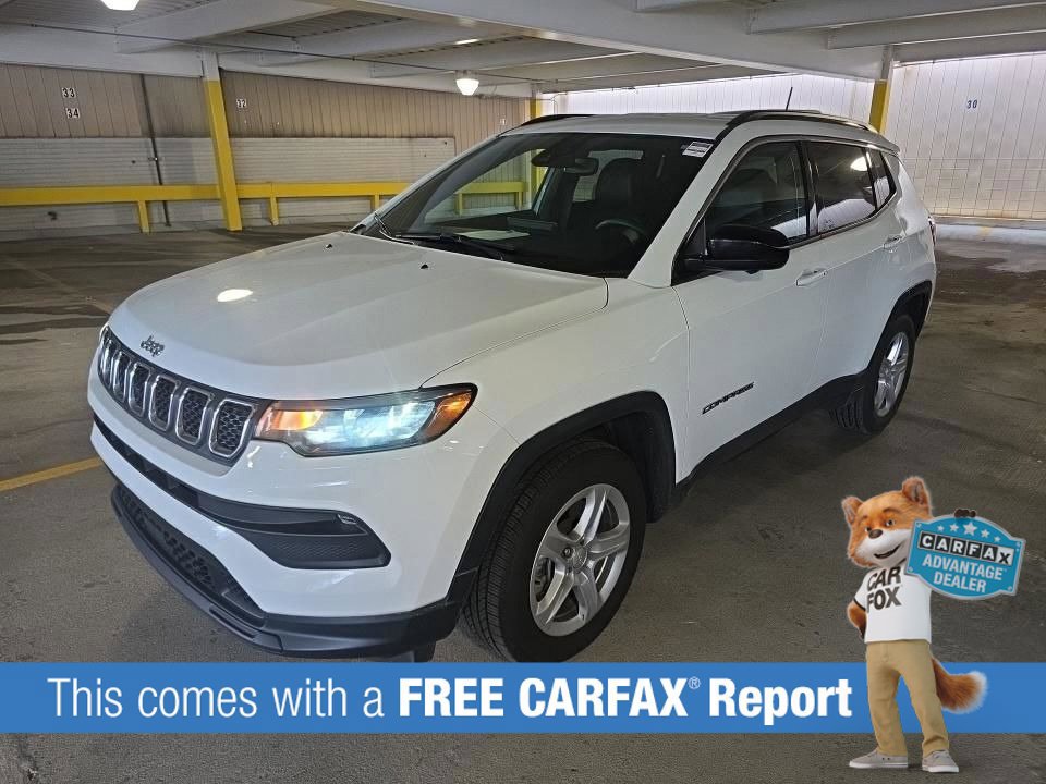 Used 2023 Jeep Compass Latitude w/ Convenience Group AWD/4WD image 2