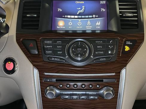 Used 2020 Nissan Pathfinder Platinum FWD image 31
