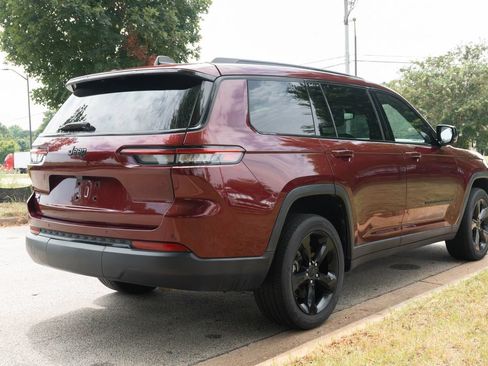 Used 2022 Jeep Grand Cherokee L Laredo RWD image 6