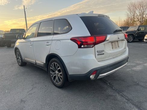 Used 2018 Mitsubishi Outlander SE image 10