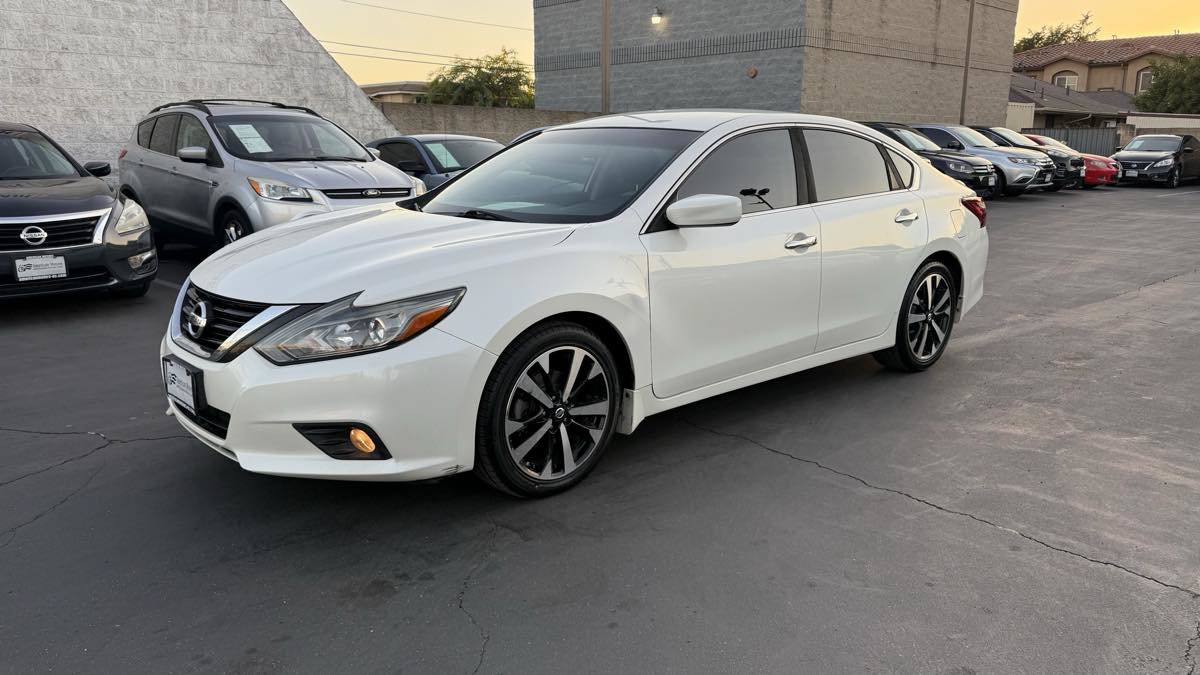 Used 2018 Nissan Altima 2.5 SR FWD image 11