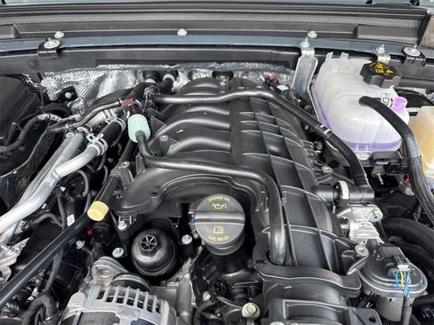 New 2025 Jeep Gladiator Sport image 39