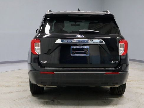 Certified 2023 Ford Explorer XLT image 10