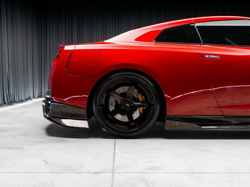 Used 2020 Nissan GT-R Premium w/ Premium Interior Package AWD/4WD image 32