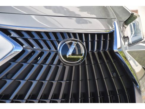 Used 2023 Lexus ES 300h Premium w/ Premium Package image 10