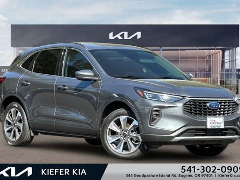 Used 2025 Ford Escape Platinum AWD/4WD image 1