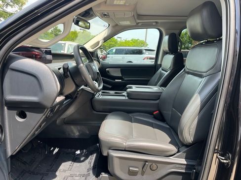 Used 2025 Ford Expedition Max Active AWD/4WD image 24
