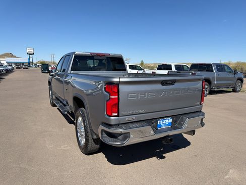 Used 2025 Chevrolet Silverado 3500 LTZ w/ LTZ Convenience Package AWD/4WD image 30