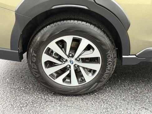 Certified 2025 Subaru Outback Premium w/ Popular Package #1A image 8