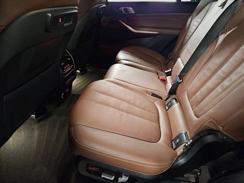 Used 2022 BMW X7 xDrive40i AWD/4WD image 17