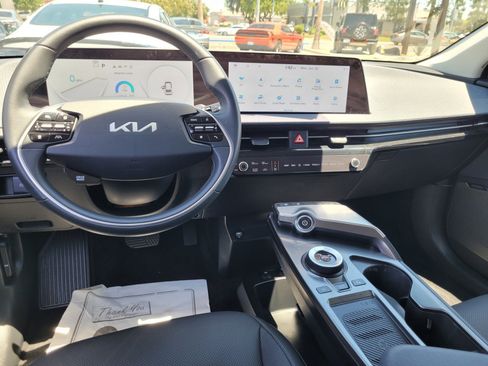 Used 2024 Kia EV6 Wind RWD image 18