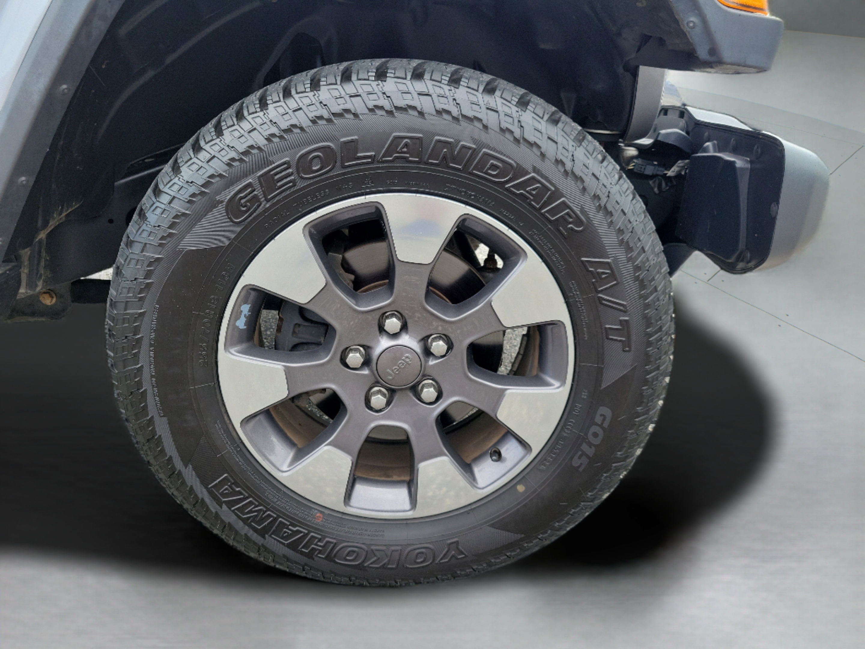 Used 2019 Jeep Wrangler Unlimited Sahara AWD/4WD image 31