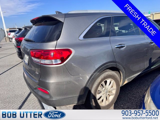 Used 2016 Kia Sorento FWD w/ LX Convenience Package image 3