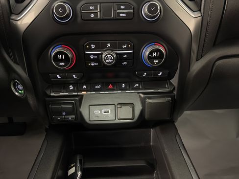 Used 2020 Chevrolet Silverado 1500 LT Trail Boss image 20