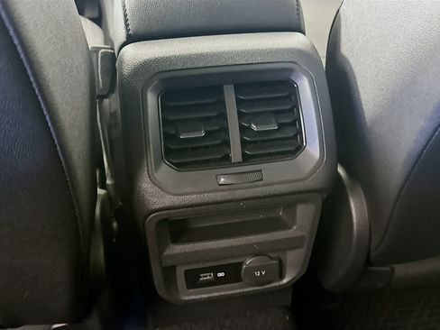 Used 2020 Volkswagen Tiguan SE FWD image 25
