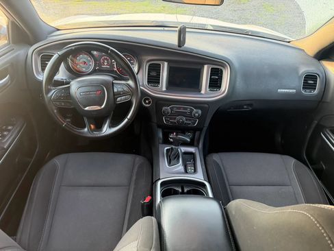 Used 2022 Dodge Charger SXT RWD image 28