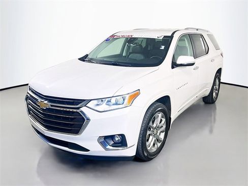 Used 2018 Chevrolet Traverse Premier w/ Driver Confidence II Package image 3