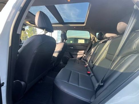 Used 2023 Nissan Rogue SL AWD/4WD image 15