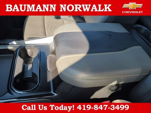 Used 2025 Chevrolet Silverado 2500 ZR2 w/ Technology Package AWD/4WD image 33