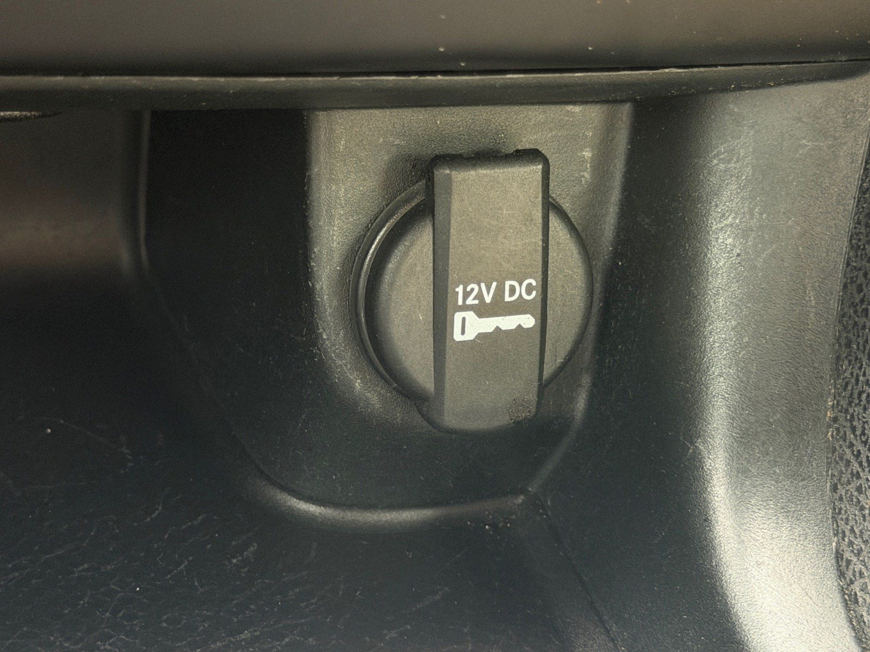 Used 2013 Dodge Charger SE RWD image 36