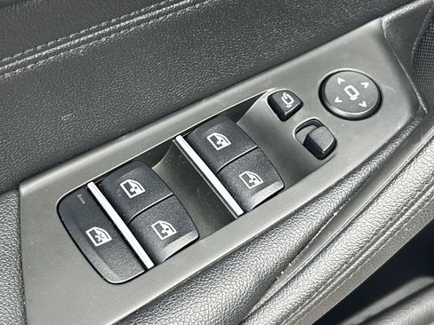 Used 2019 BMW 530i xDrive AWD/4WD image 18