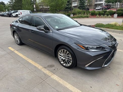 Used 2023 Lexus ES 300h w/ Accessory Package (Z1) FWD image 2
