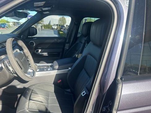 Used 2022 Land Rover Range Rover Sport HST image 9