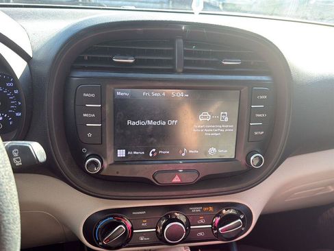 Used 2022 Kia Soul LX FWD image 5