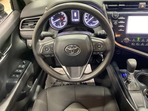 Used 2019 Toyota Camry LE FWD image 43