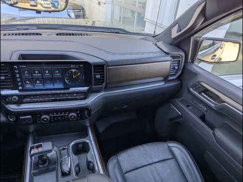 Used 2022 Chevrolet Silverado 1500 High Country w/ Technology Package image 26