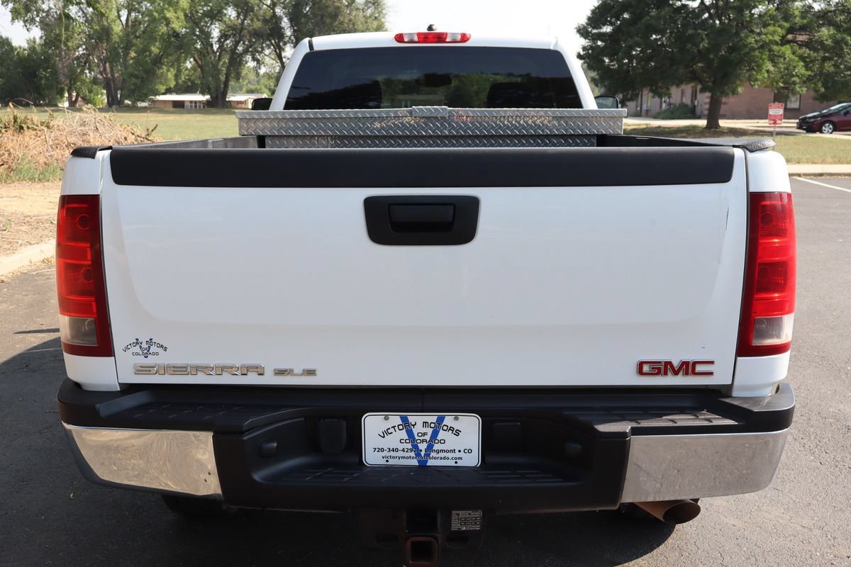 Used 2011 GMC Sierra 2500 SLE w/ Suspension Package, Off-Road AWD/4WD image 6
