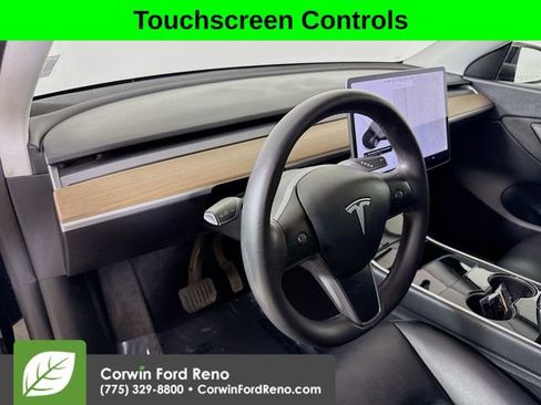 Used 2020 Tesla Model Y Long Range image 9