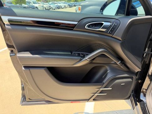 Used 2015 Porsche Cayenne Diesel w/ Premium Plus Package AWD/4WD image 35