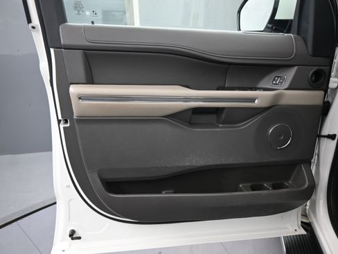 Used 2020 Ford Expedition XLT w/ Equipment Group 202A image 16