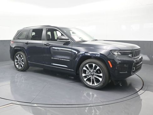 Used 2024 Jeep Grand Cherokee Overland w/ Luxury Tech Group IV image 8