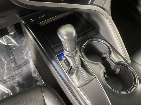 Used 2018 Toyota Camry SE image 33