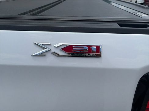 Used 2019 GMC Sierra 1500 SLT w/ SLT Premium Plus Package AWD/4WD image 33