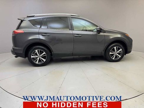 Used 2016 Toyota RAV4 XLE AWD/4WD image 6
