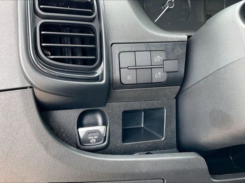 New 2024 RAM ProMaster 2500 w/ Convenience Group FWD image 16