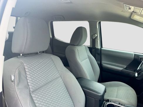Used 2022 Toyota Tacoma SR AWD/4WD image 25