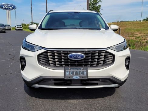 Used 2024 Ford Escape SE FWD image 2