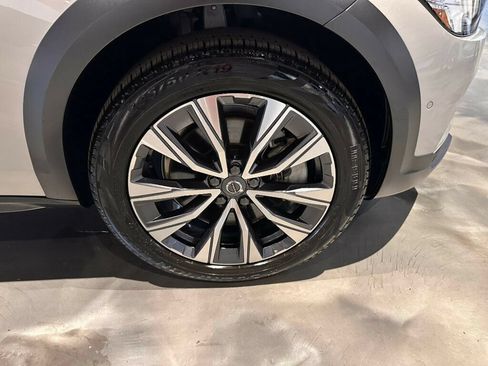Used 2025 Volvo V90 B6 Cross Country Plus w/ Protection Package Premier AWD/4WD image 13