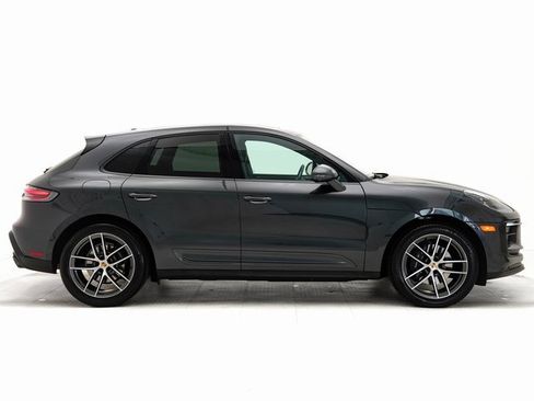 Used 2025 Porsche Macan image 34