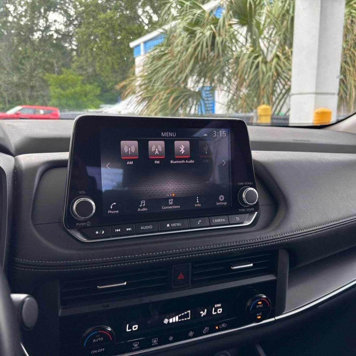 Used 2025 Nissan Rogue SV FWD image 19